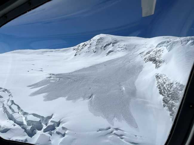 08.04.2023 Saas Fee avalanche Photo Police cantonale valaisanne scaled