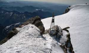 1024px Madonnina sulla Punta Zumstein