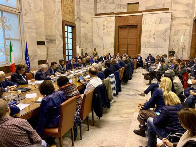 2019 05 27 18 56 04 mercatoneuno