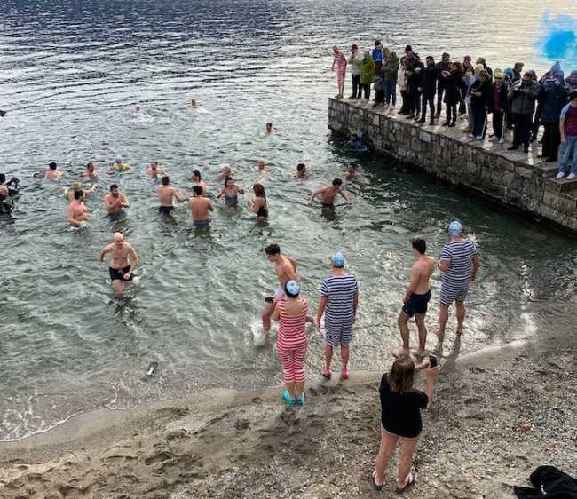 421232880 10232639425629270 28256727124206267 n copia