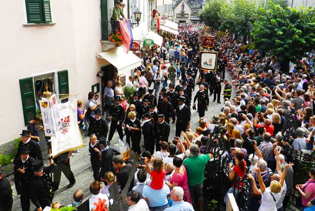 700 spazzacamini sfilata