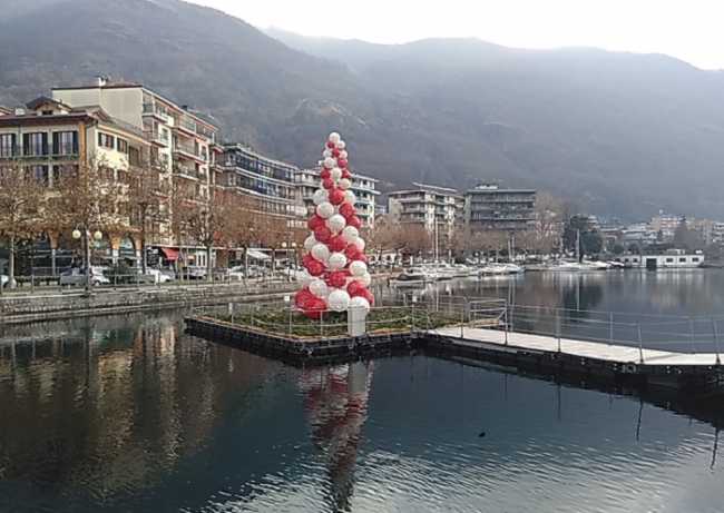 AlberodiNatalesuterrazza700