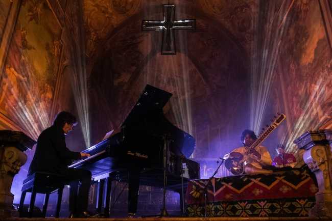 Atlantis trio playing