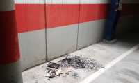 Cartoni incendiati posteggio