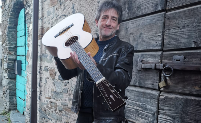 DARIO FORNARA CHITARRA
