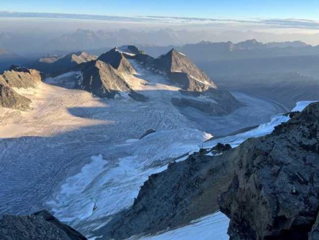 Photo depuis le Grand Combin de Gafenaire 20.08.2023 Photo Police cantonale valaisanne 768x576