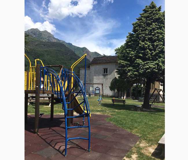 Premosello parco giochi e chiesa2