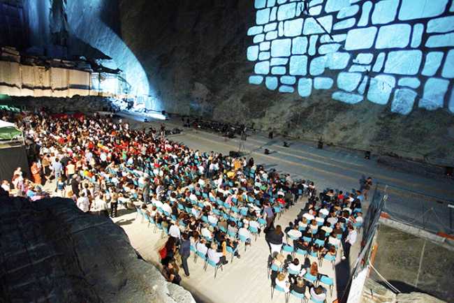 TONES Trontano stone