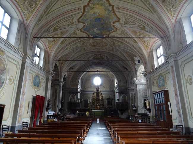 Trobaso chiesa di San Pietro Interno 01