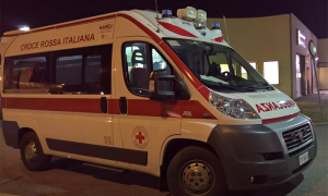 ambulanza notte ferma