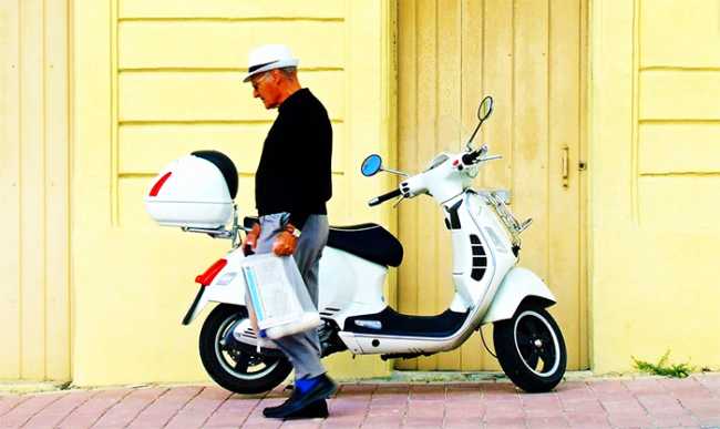 anziano vespa