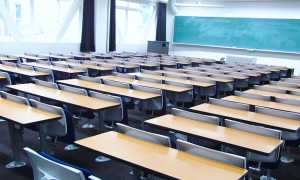 aula scuola banchi lavagna