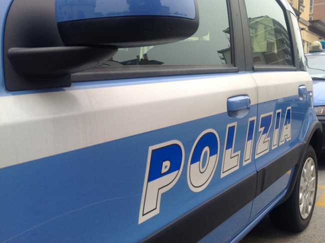auto polizia scritta