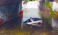 auto uomo acqua