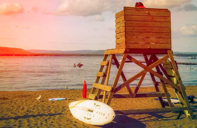 bagnino surf spiaggia