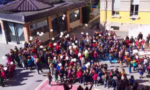 bambini palloncini elementari