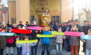 bambini processione madonna