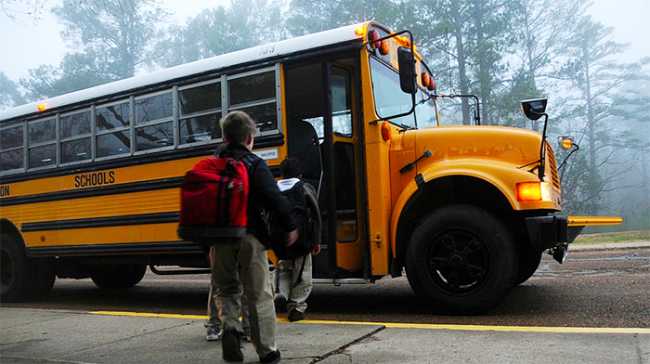 bambini scuolabus
