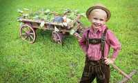 bambino prato frutta