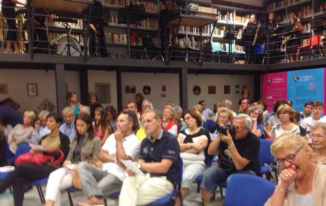 biblioteca villa gente