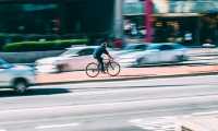 bici sfuocato citta