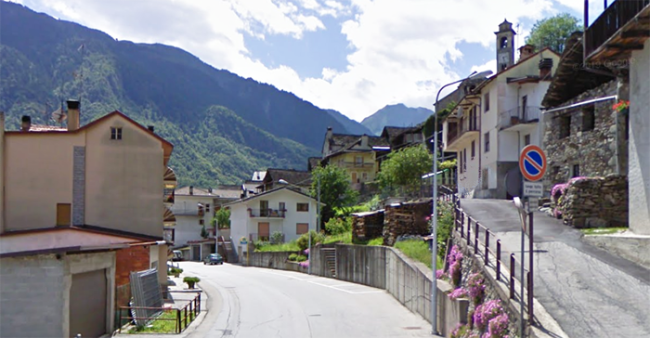 borgomezzvalle ingresso paese strada