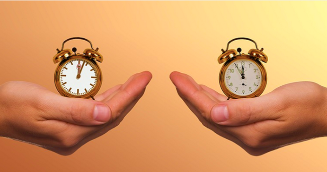 cambio ora mano sveglia