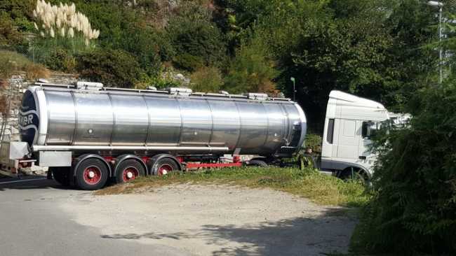 camion bloccato ghiffa ott 1603