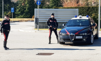 carabinieri posto blocco auto mitra paletta