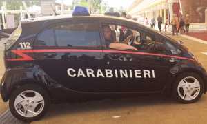 carabinieri auto elettrica fiancata