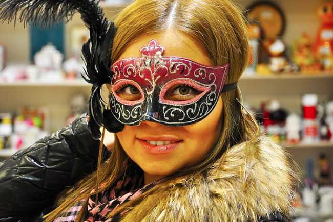 carnevale ragazza maschera