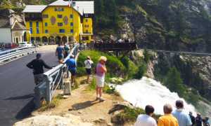cascata toce turisti