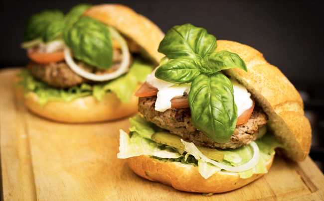 cibo tavola hamburger
