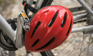 ciclista casco