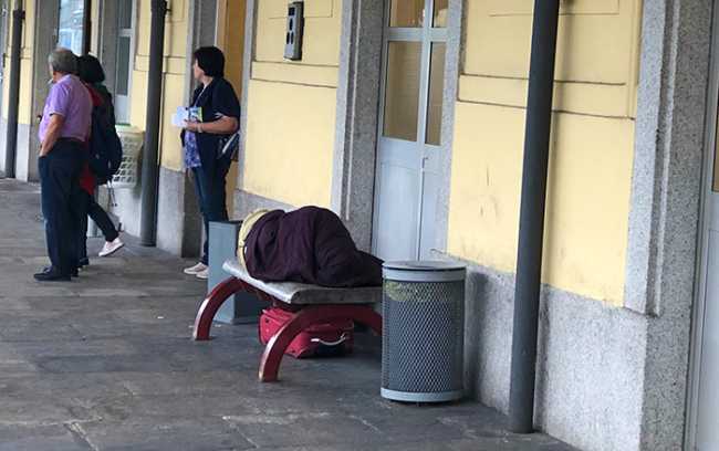 clochard stazione domo ago 19