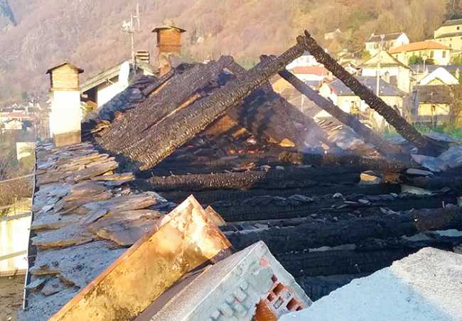 colloro premosello incendio tetto