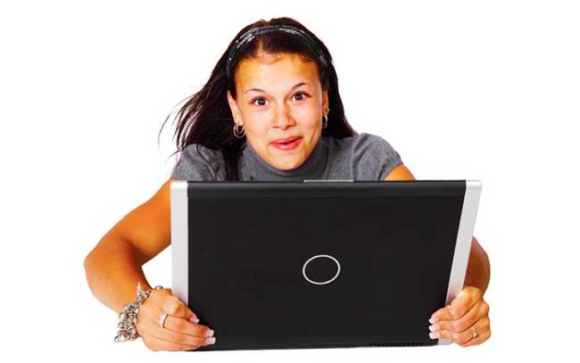 computer ragazza stupore