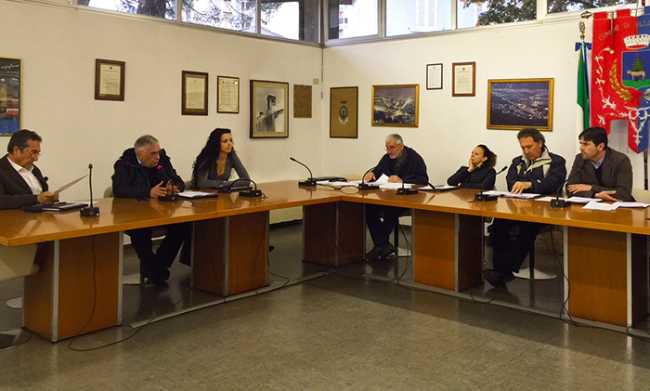 consiglio villa maggioranza opposizione