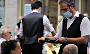 covid ristorante cameriere