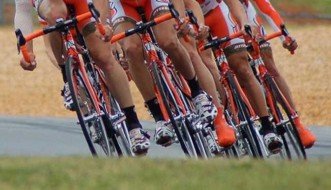 cyclists 1851269 1920