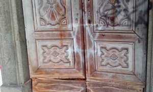 danni porta chiesa premosello