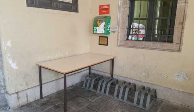 defibrillatore tavolo