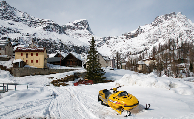 devero motoslitta accesso neve