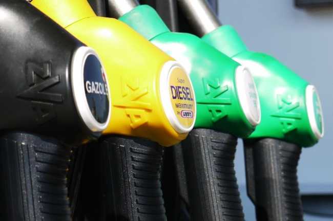 distributore carburanti