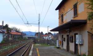 dormelletto paese stazione
