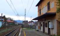 dormelletto paese stazione