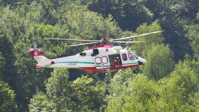 elisoccorso bianco rosso volo sportello