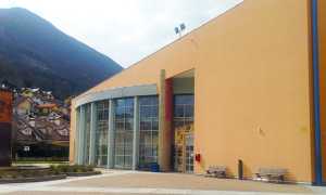 fabbrica esterno vetrata