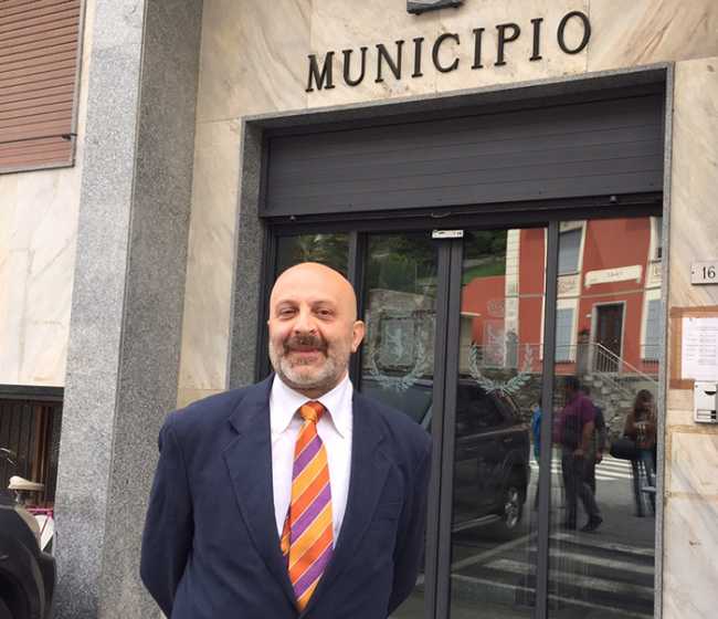 ferroni municipio cravatta