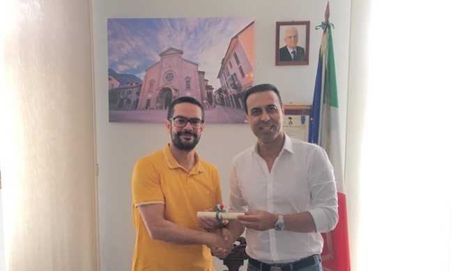 foto sindaco e tripodi